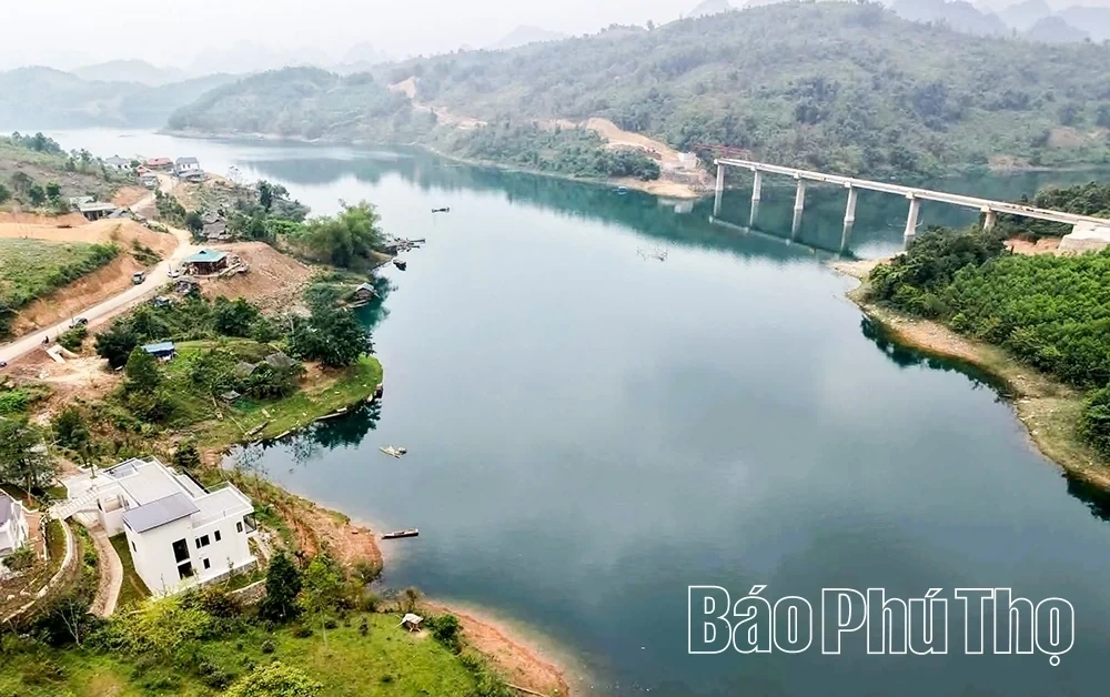 Strengthening Regional Connectivity to Expand Development Space