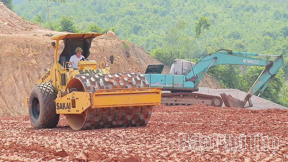 Đẩy nhanh tiến độ thi công Dự án Hồ chứa nước Thục Luyện