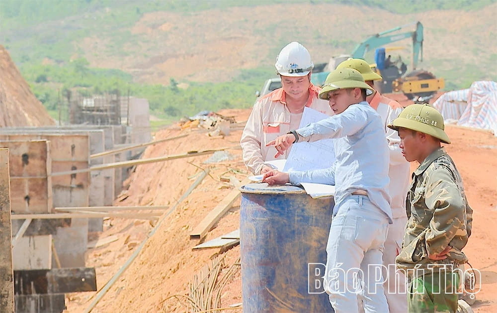 Đẩy nhanh tiến độ thi công Dự án Hồ chứa nước Thục Luyện