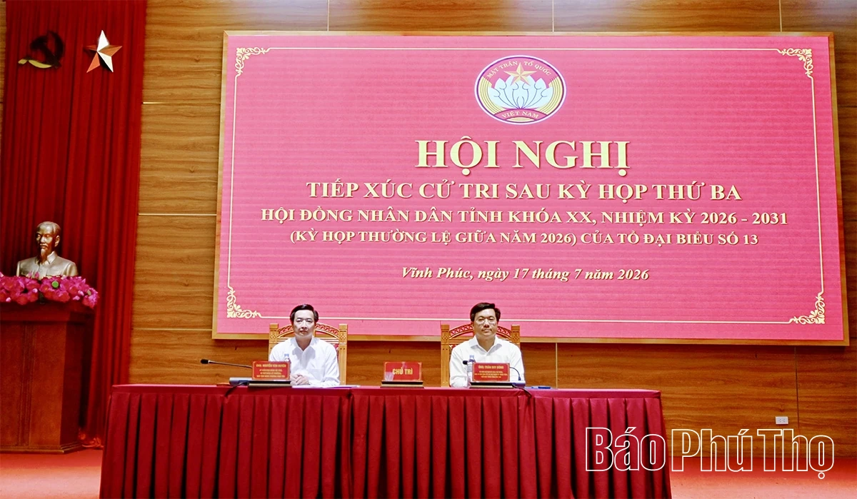 Chủ tịch UBND tỉnh Trần Duy Đông tiếp xúc cử tri sau Kỳ họp thứ Ba