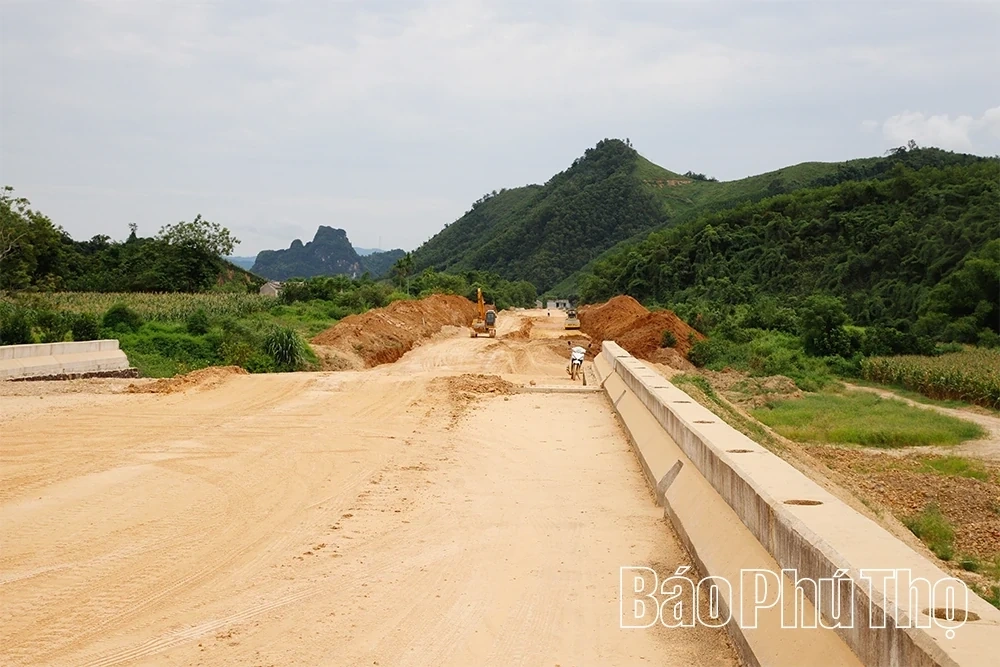 Phu Tho Moves to Resolve Bottlenecks in Key Transport and Industrial Park Projects