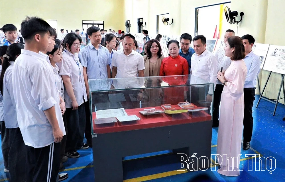 Du lịch học đường - khơi nguồn tri thức, nuôi dưỡng niềm tự hào dân tộc