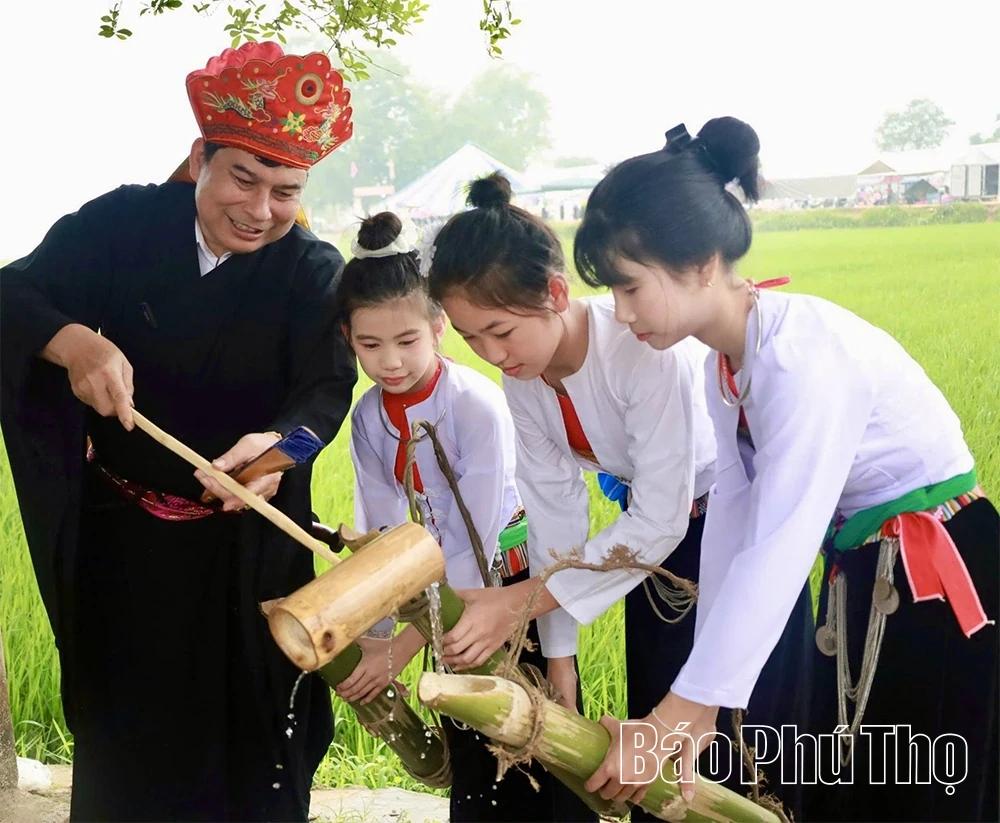 “Giữ lửa” văn hóa dân tộc Mường
