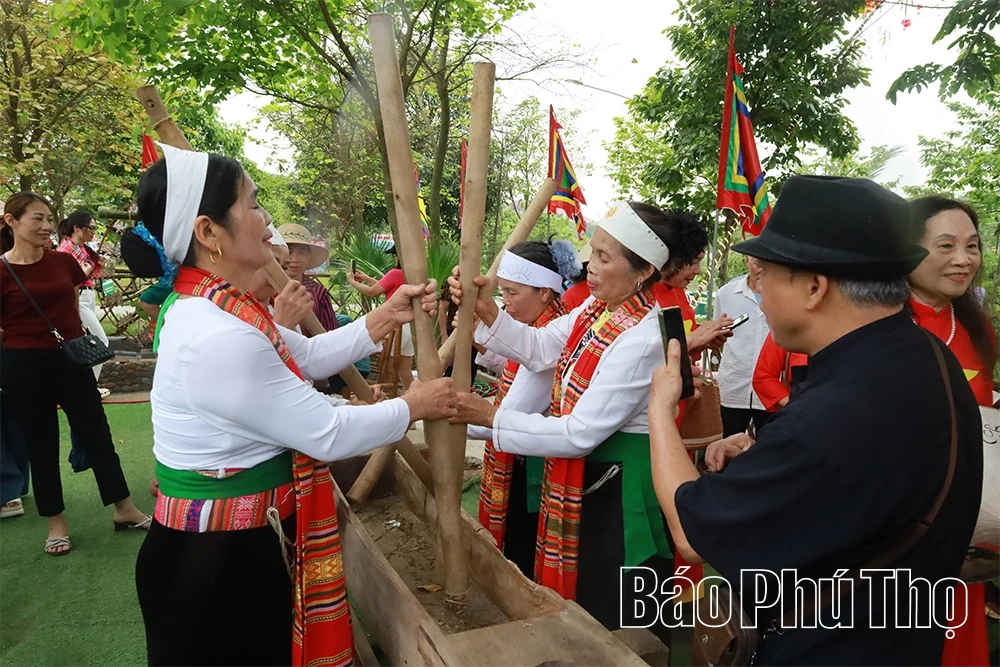 “Giữ lửa” văn hóa dân tộc Mường