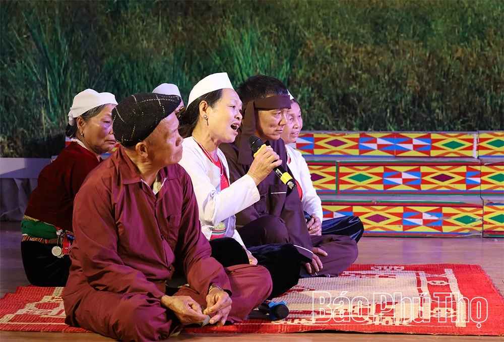 “Giữ lửa” văn hóa dân tộc Mường