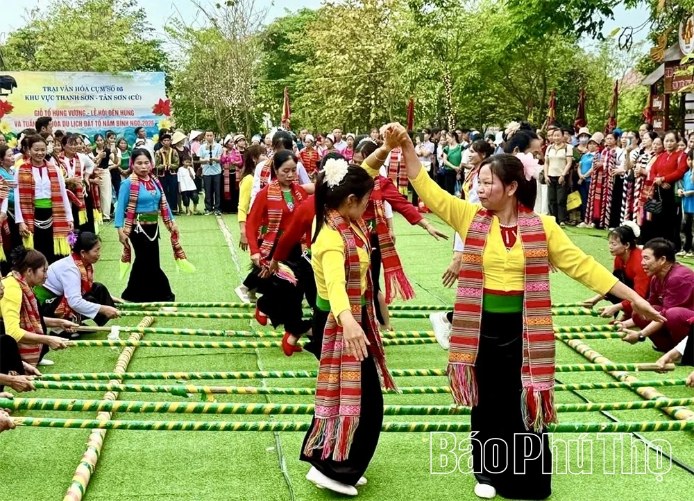 “Giữ lửa” văn hóa dân tộc Mường