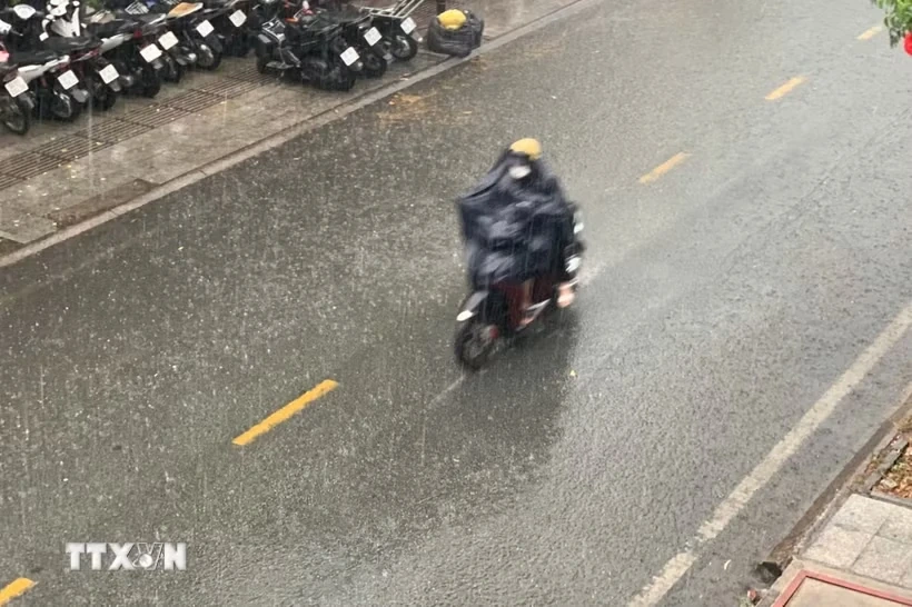 Thời tiết ngày 24/7: Mưa lớn bao trùm Bắc Bộ, nhiều nơi cần đề phòng mưa đá