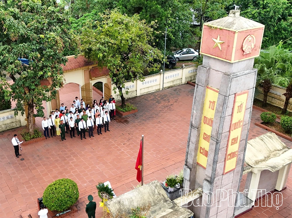 Phường Nông Trang dâng hương tưởng niệm các Anh hùng liệt sĩ