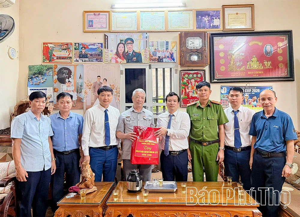 Phường Nông Trang dâng hương tưởng niệm các Anh hùng liệt sĩ