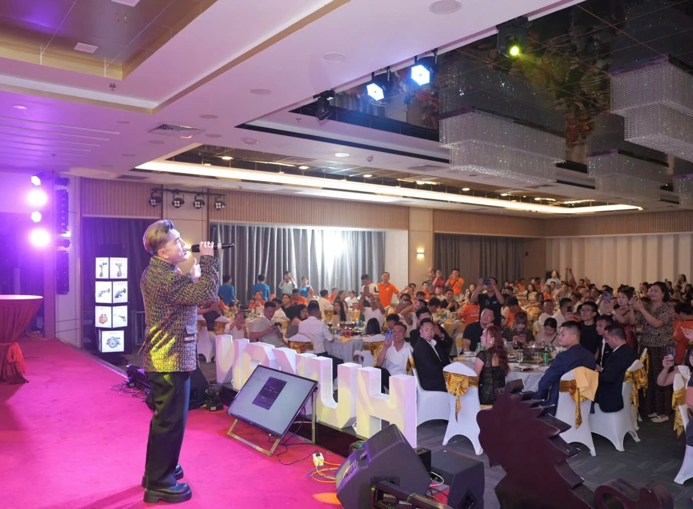 DANAGO chinh phục 250 khách Hukan bằng Gala Dinner đẳng cấp
