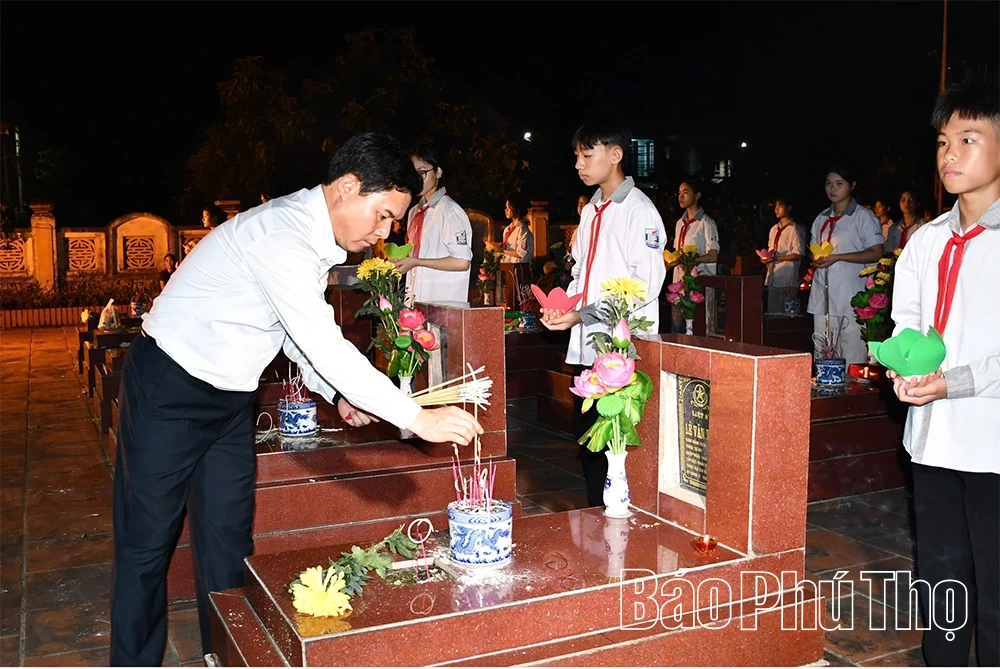 Lễ viếng, tri ân các Anh hùng liệt sĩ tại xã Vĩnh Tường&nbsp;