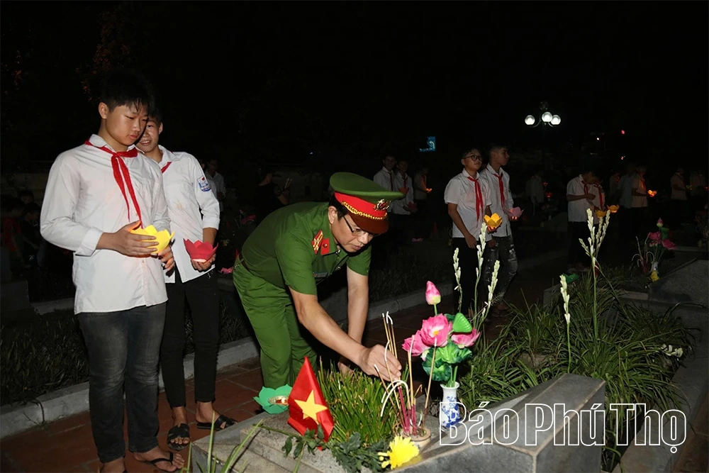 Lễ viếng, tri ân các Anh hùng liệt sĩ tại xã Vĩnh Tường&nbsp;