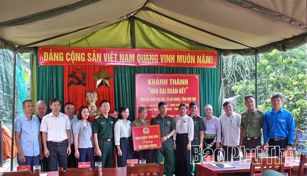 Bàn giao nhà Đại đoàn kết cho hộ gia đình khó khăn xã An Nghĩa
