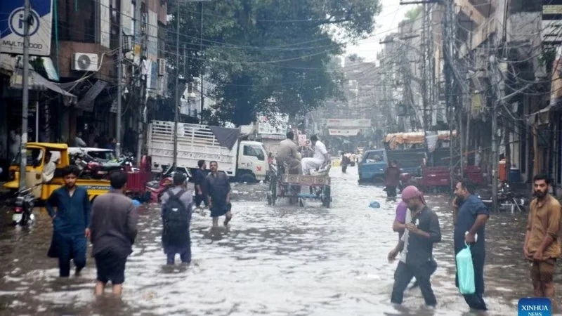Mưa lũ gây thiệt hại nặng ở nhiều nước