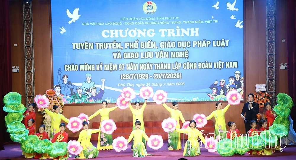Nâng cao hiểu biết pháp luật, lan tỏa phong trào văn hóa trong đoàn viên, người lao động
