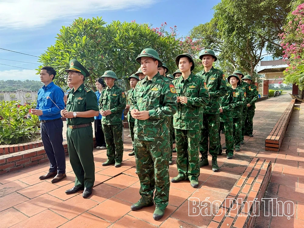 Màu áo lính trong hành trình tri ân