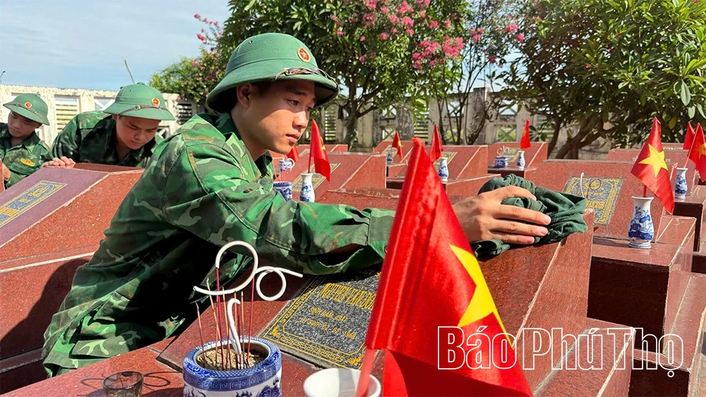 Màu áo lính trong hành trình tri ân