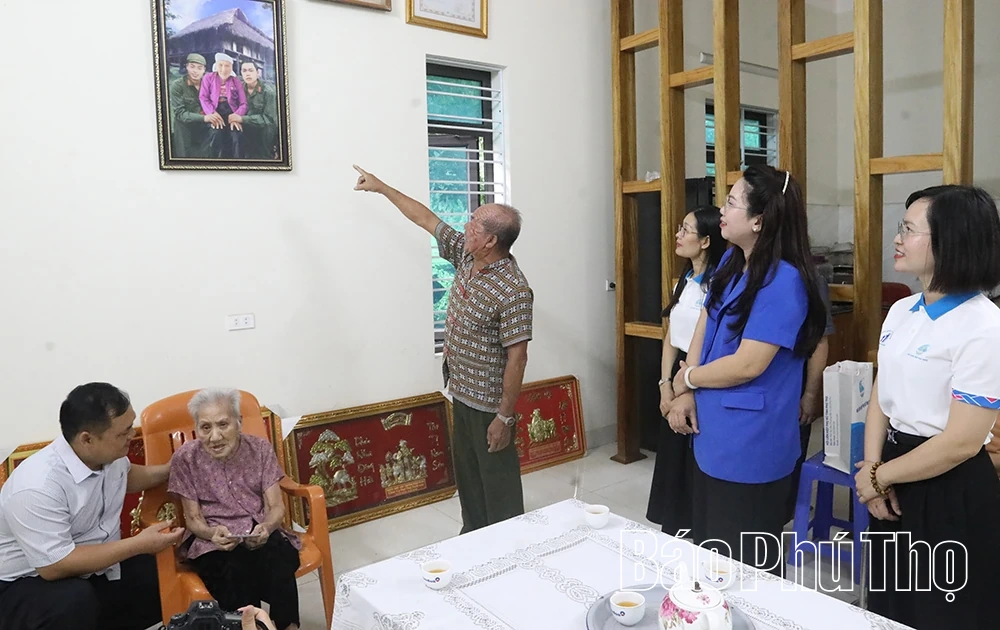 Hai lần tiễn con đi, nỗi đau của người mẹ hóa thành bất tử