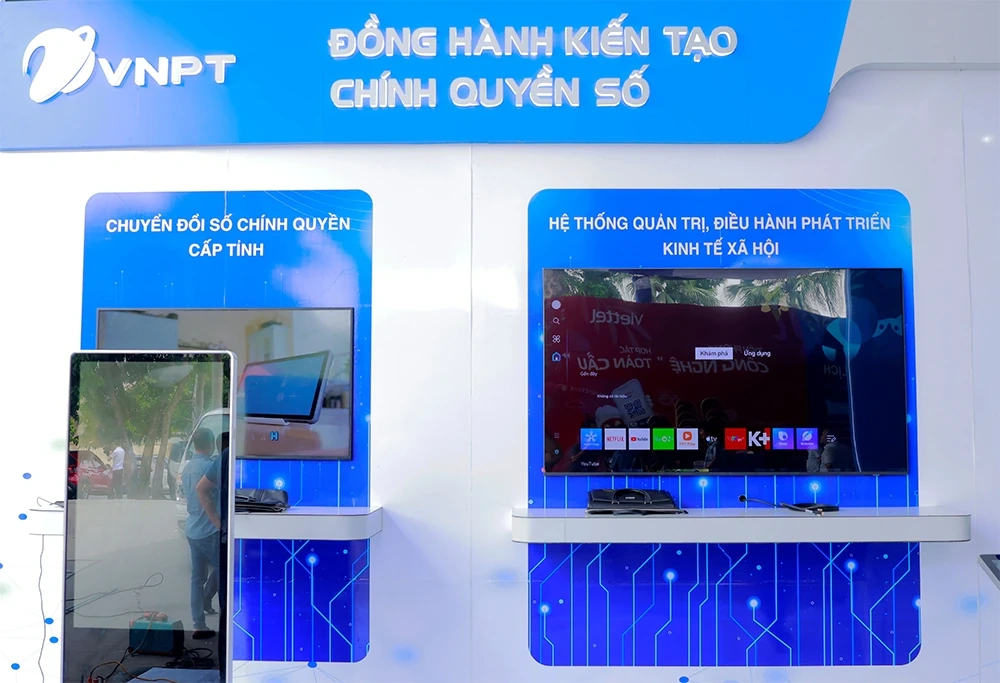Tích cực chuẩn bị&nbsp;trưng bày sản phẩm, kết quả nổi bật về thực hiện Nghị quyết số 57-NQ/TW trên địa bàn tỉnh
