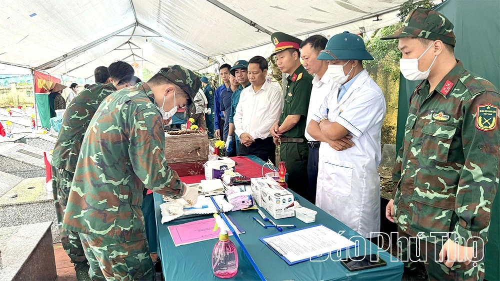 Xã Lập Thạch lấy mẫu sinh phẩm hài cốt liệt sĩ phục vụ giám định ADN