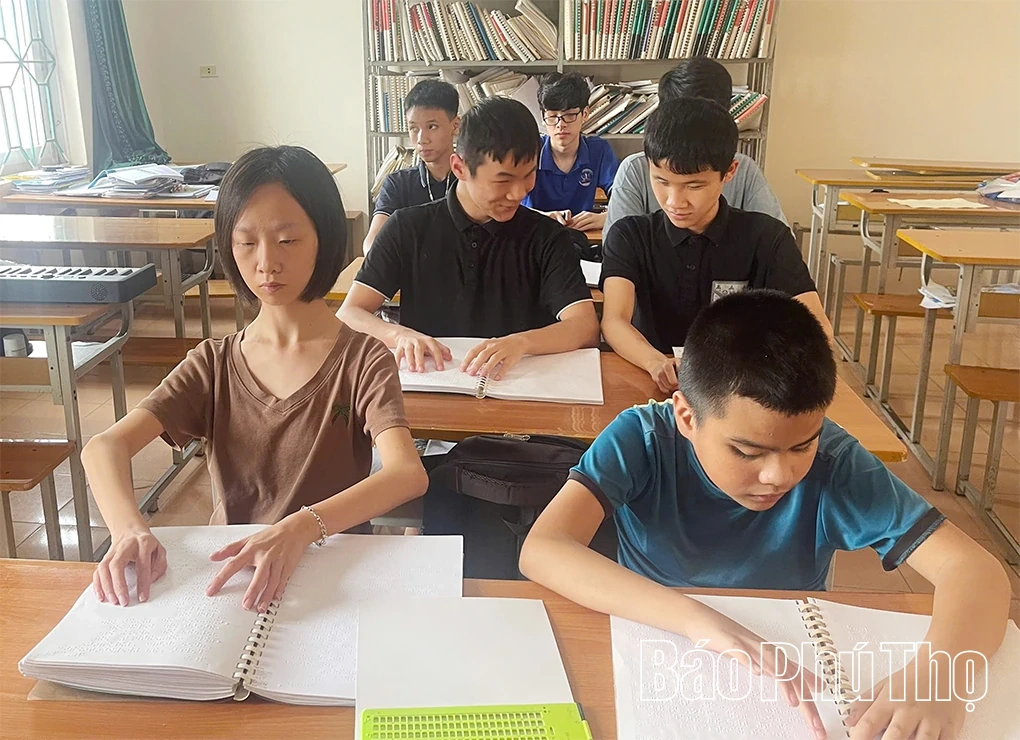 Thắp sáng niềm tin cho trẻ em khiếm thị