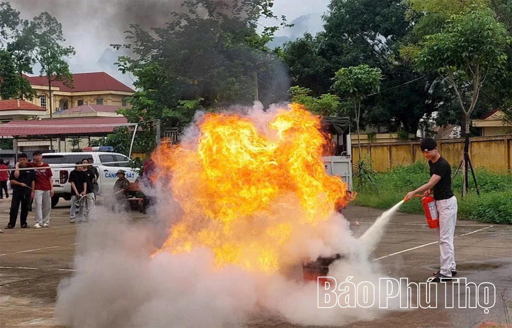 Xây “lá chắn” phòng cháy từ cơ sở