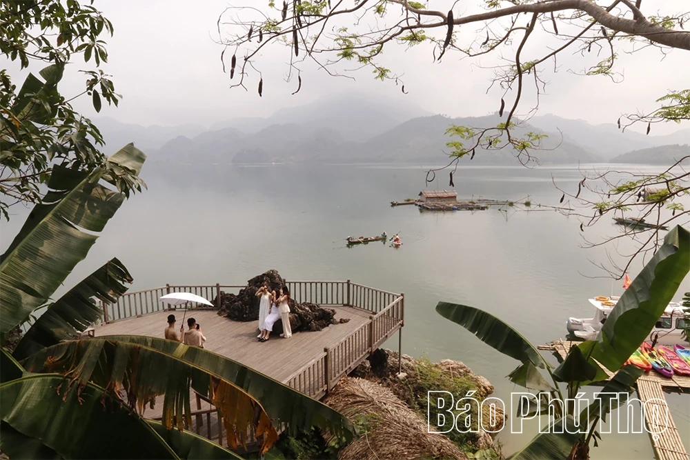 Khám phá du lịch hồ Hoà Bình