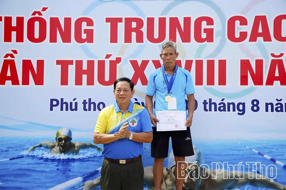 Những dấu ấn nổi bật của Phú Thọ tại Giải bơi truyền thống trung, cao tuổi quốc gia