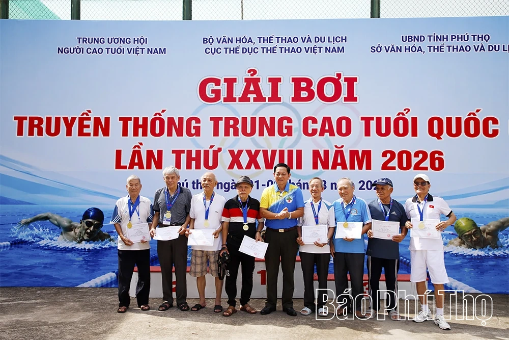 Phú Thọ giành 3 Huy chương Vàng ngày khai mạc Giải Bơi trung, cao tuổi quốc gia