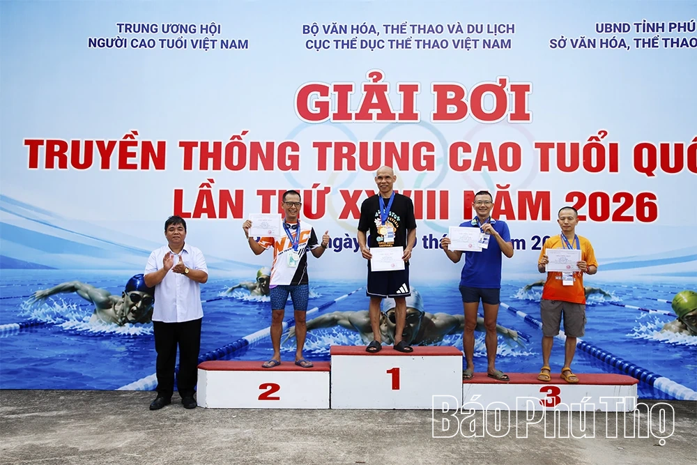 Phú Thọ giành 3 Huy chương Vàng ngày khai mạc Giải Bơi trung, cao tuổi quốc gia
