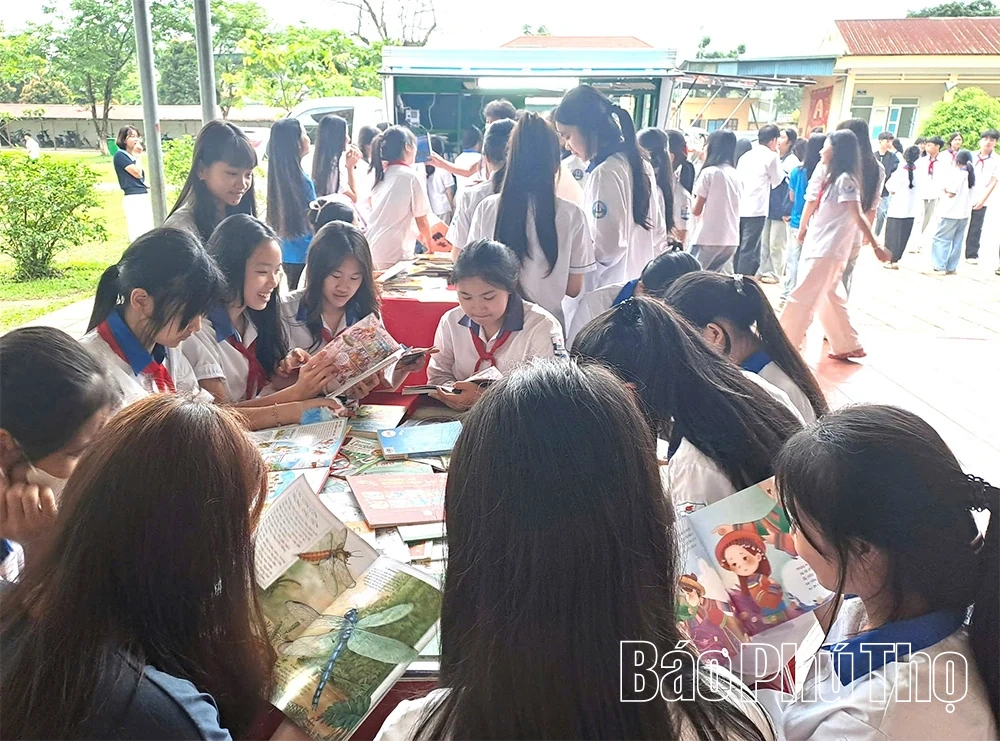 Những chuyến xe tri thức - Hành trình lan tỏa văn hóa đọc đến cộng đồng