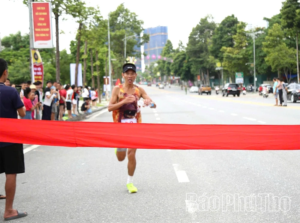 Sở Giáo dục và Đào tạo giành giải Nhất nội dung đội nam, đội nữ môn Việt dã tại Đại hội Thể dục thể thao tỉnh Phú Thọ
