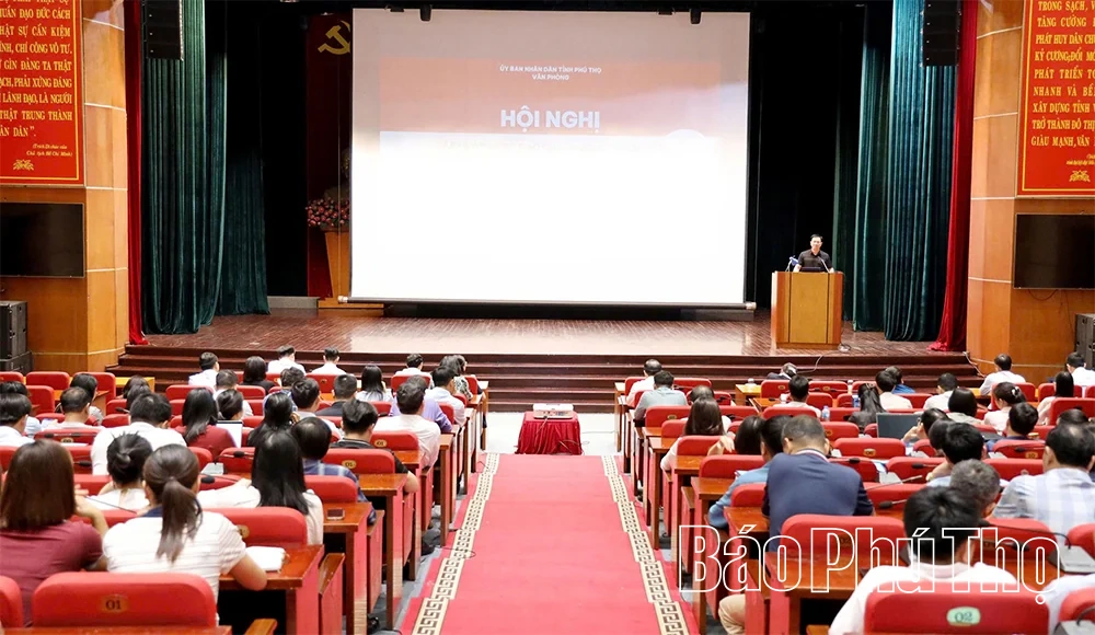 Tập huấn nâng cao chất lượng giải quyết thủ tục hành chính phục vụ người dân, doanh nghiệp