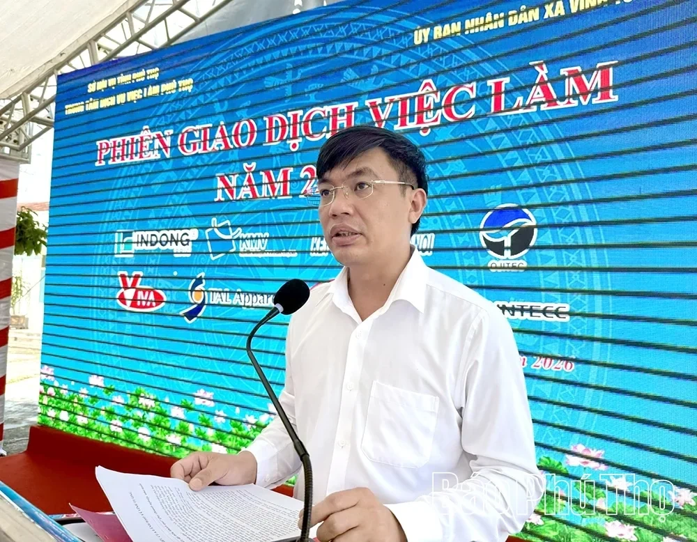 Job Fair in Vinh Tuong Commune Attracts Nearly 300 Job Seekers
