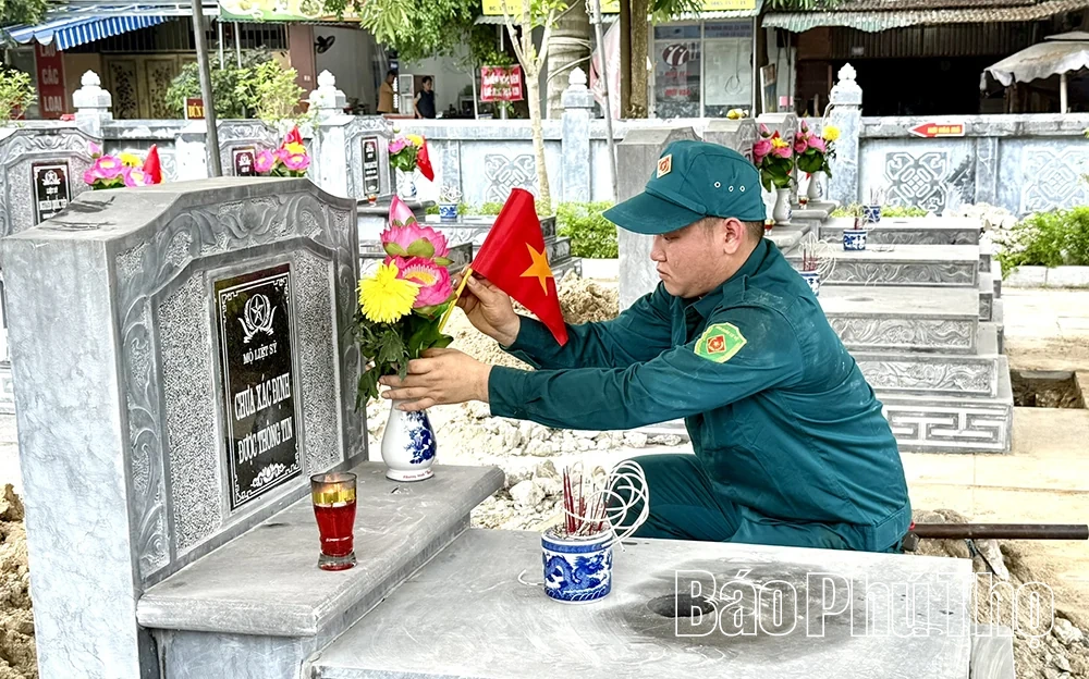 Những người lính sao vuông góp sức tìm tên các Anh hùng liệt sĩ