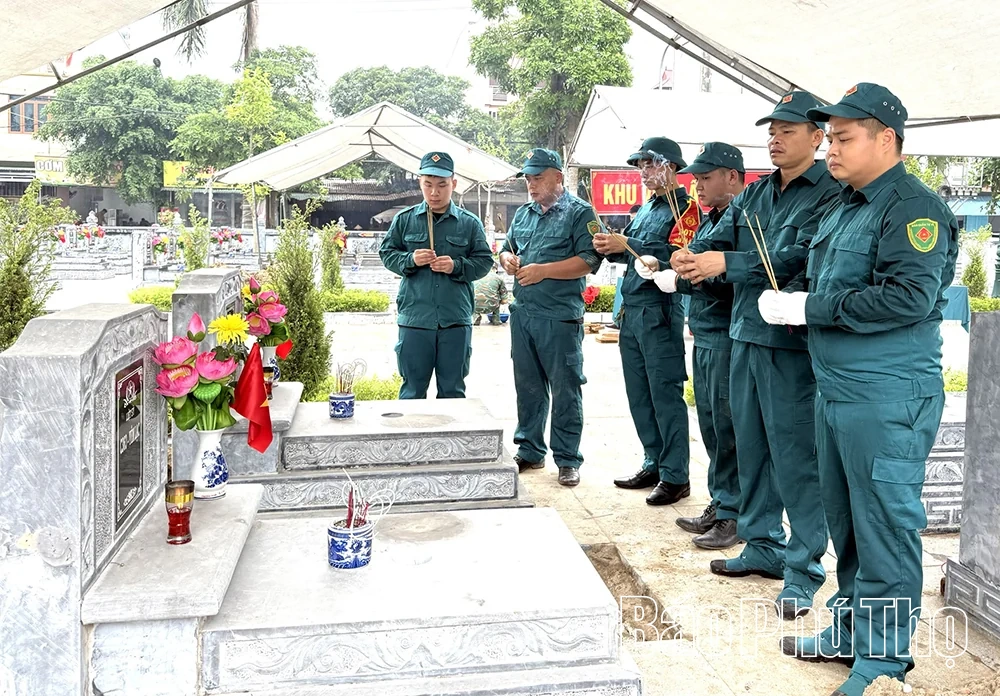 Những người lính sao vuông góp sức tìm tên các Anh hùng liệt sĩ