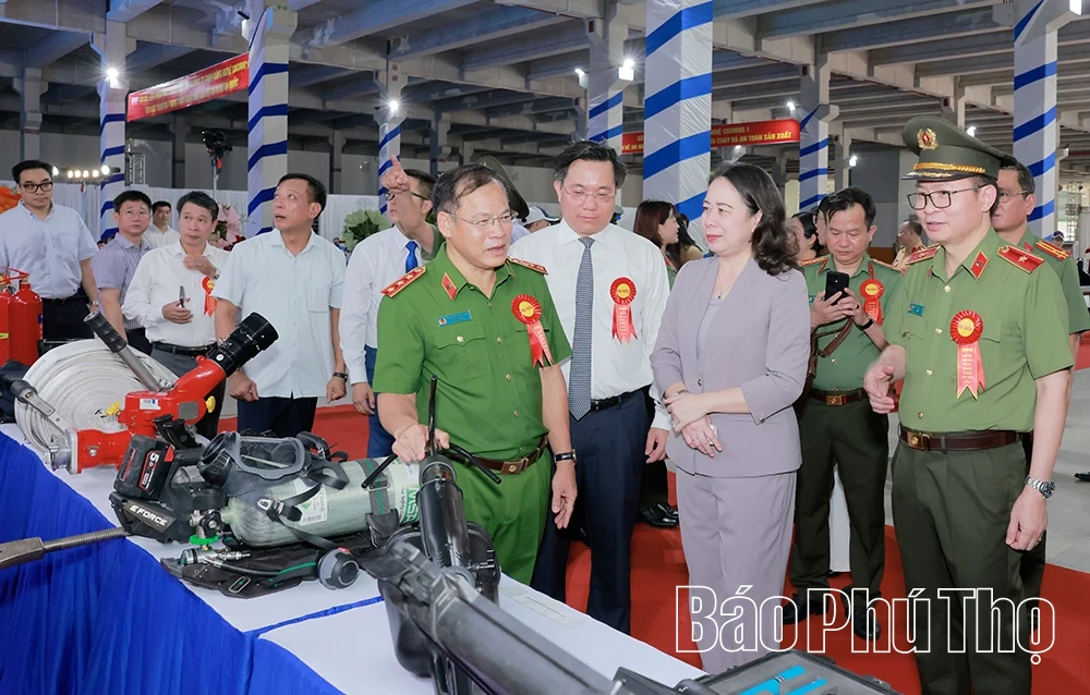 Phó Chủ tịch nước Võ Thị Ánh Xuân dự Ngày hội toàn dân bảo vệ an ninh Tổ quốc tại Công ty TNHH Công nghệ COSMOS 1