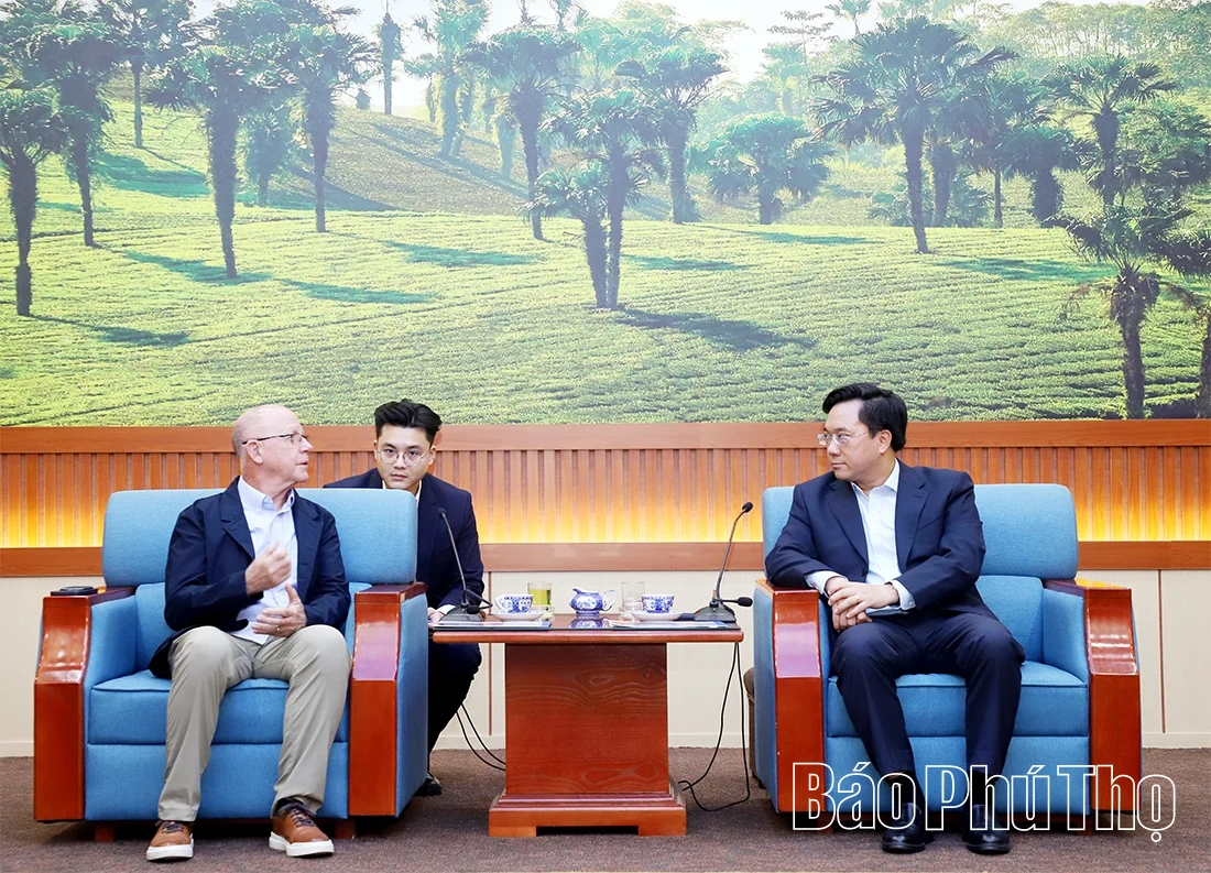 Chủ tịch UBND tỉnh Trần Duy Đông tiếp và làm việc với Văn phòng Điều hành Compal Toàn cầu