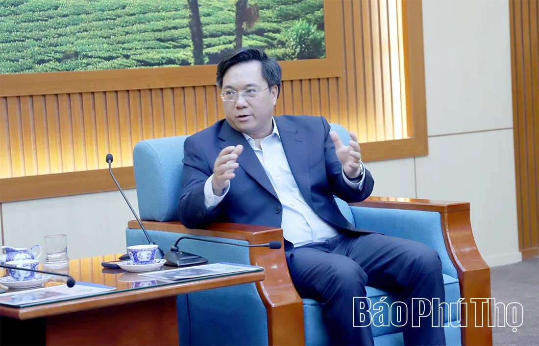 Chủ tịch UBND tỉnh Trần Duy Đông tiếp và làm việc với Văn phòng Điều hành Compal Toàn cầu