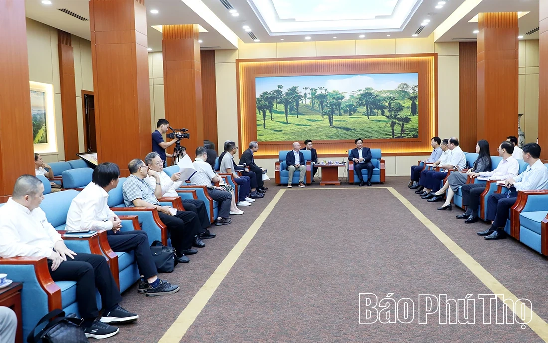 Chủ tịch UBND tỉnh Trần Duy Đông tiếp và làm việc với Văn phòng Điều hành Compal Toàn cầu