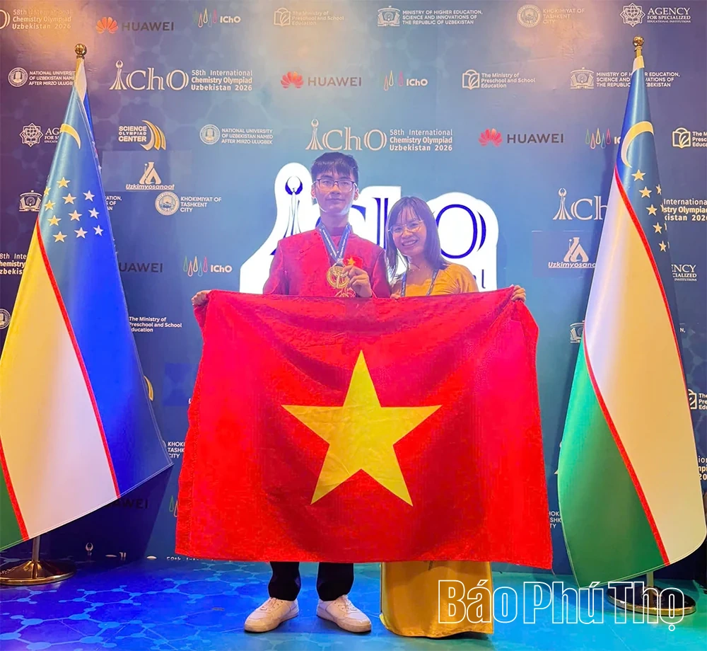 Khen thưởng học sinh đoạt Huy chương Olympic khu vực - quốc tế