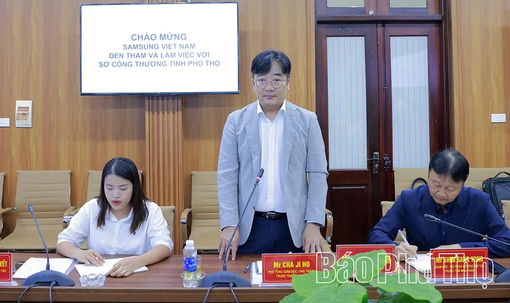 Department of Industry and Trade Works with Samsung Vietnam Representatives