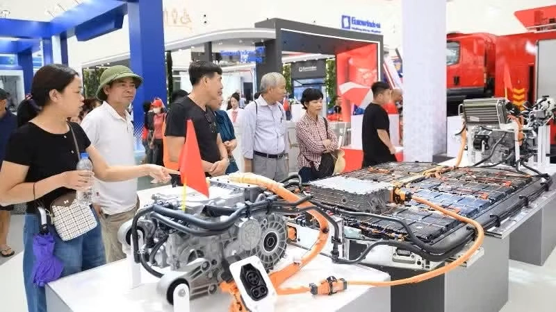 Bộ Chính trị sửa đổi chức năng, nhiệm vụ Ban Chỉ đạo Trung ương về phát triển khoa học, công nghệ, đổi mới sáng tạo và chuyển đổi số