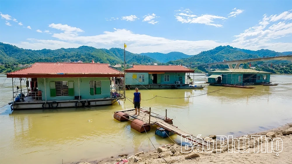 Neo mình&nbsp;bên dòng Đà&nbsp;Giang