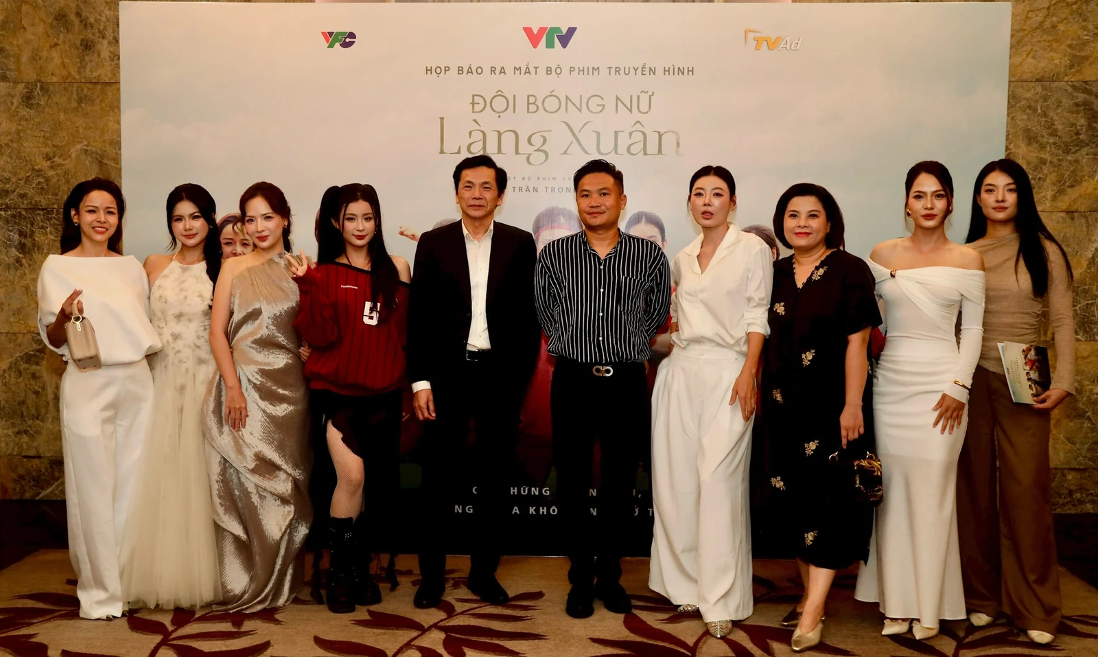 Gửi thông điệp yêu thương qua trái bóng lăn