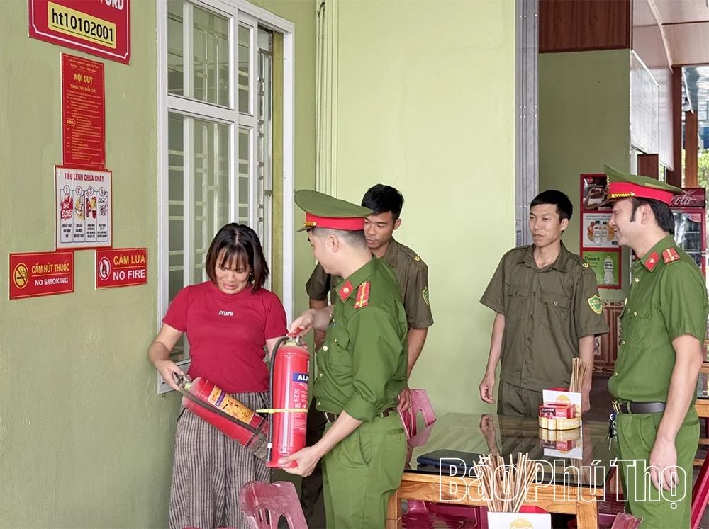 Yên Thủy đảm bảo an ninh trật tự từ cơ sở