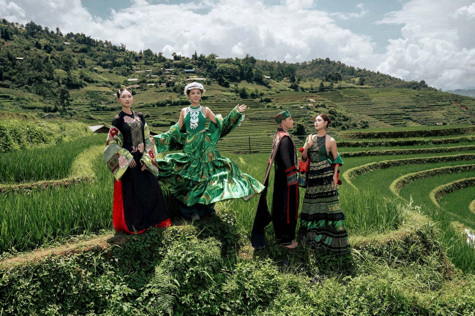 Di sản ruộng bậc thang Mù Cang Chải trở thành cảm hứng thời trang độc đáo