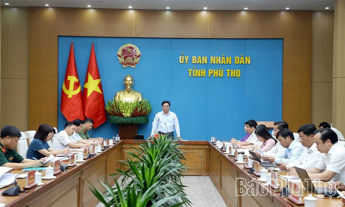 Chủ tịch UBND tỉnh Trần Duy Đông chủ trì hội nghị nghe báo cáo&nbsp;kế hoạch tổ chức Lễ kỷ niệm 72 năm Ngày Bác Hồ về thăm Đền Hùng&nbsp;