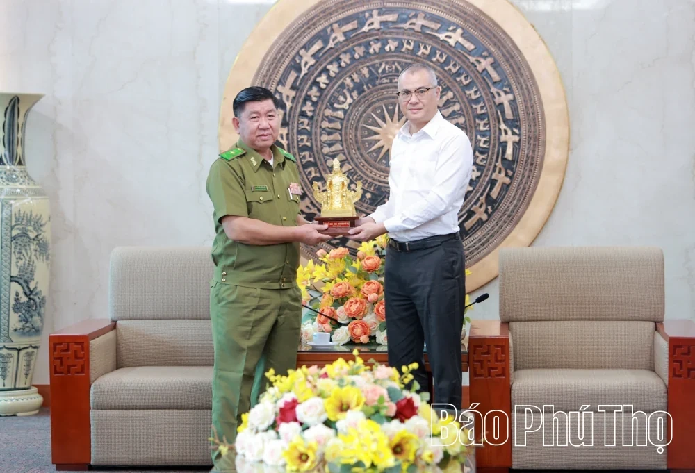 Strengthen Friendship and Cooperation Between Phu Tho and Luang Namtha