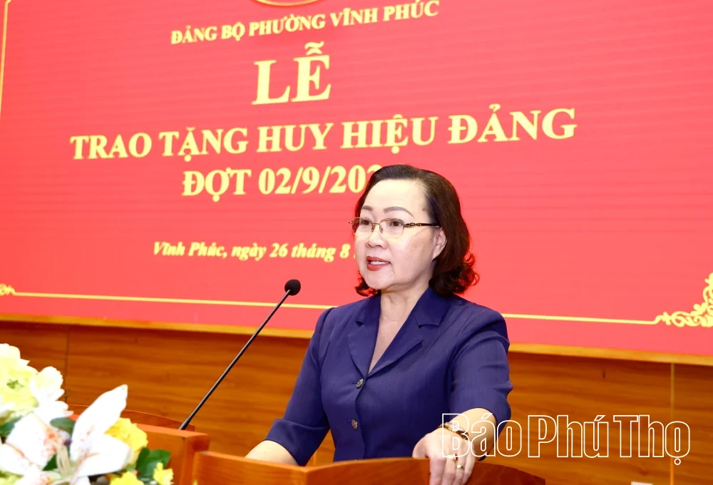 Phường Vĩnh Phúc: 665 đảng viên được trao tặng Huy hiệu Đảng dịp 2/9